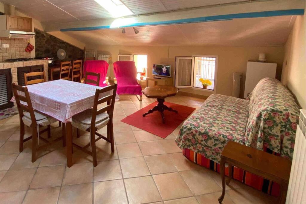 Alloggio Per Vacanze A Isolabona Luaran gambar